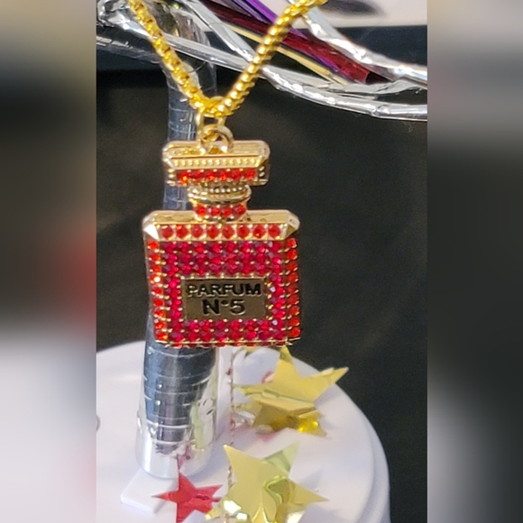 PERFUME BOTTLE NECKLACE  ✨️✨️ - Picture 3 of 7